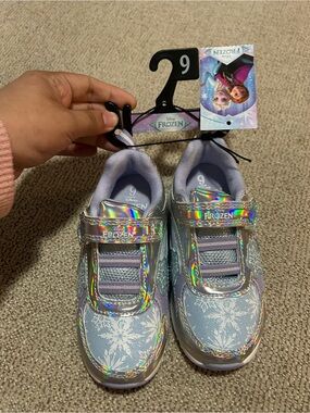 Disney Frozen Girls Light Purple Holographic Snowflake Sneakers